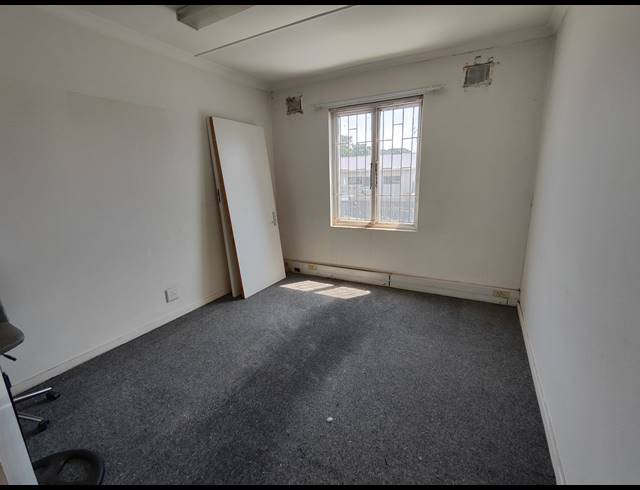 100M² OFFICE TO LET IN SPRINGFIELD